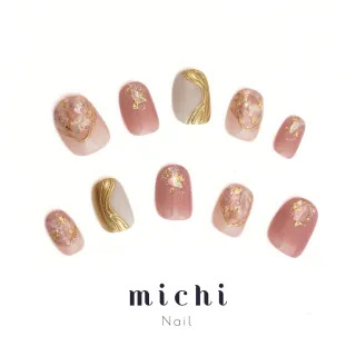 うるみピンクのシェルジュエルネイル