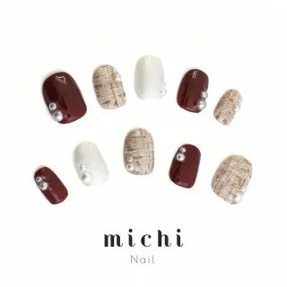 赤×白×ゴールドツイードネイル