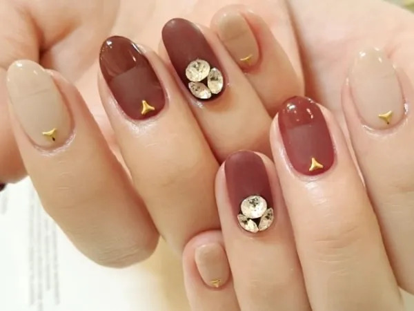 ネイルシールでデザイン広がる◎パーツの扱い方をチェックしよう